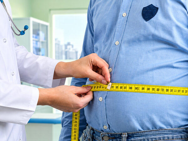 Ce que votre tour de taille à 50 ans dit sur votre risque d’Alzheimer